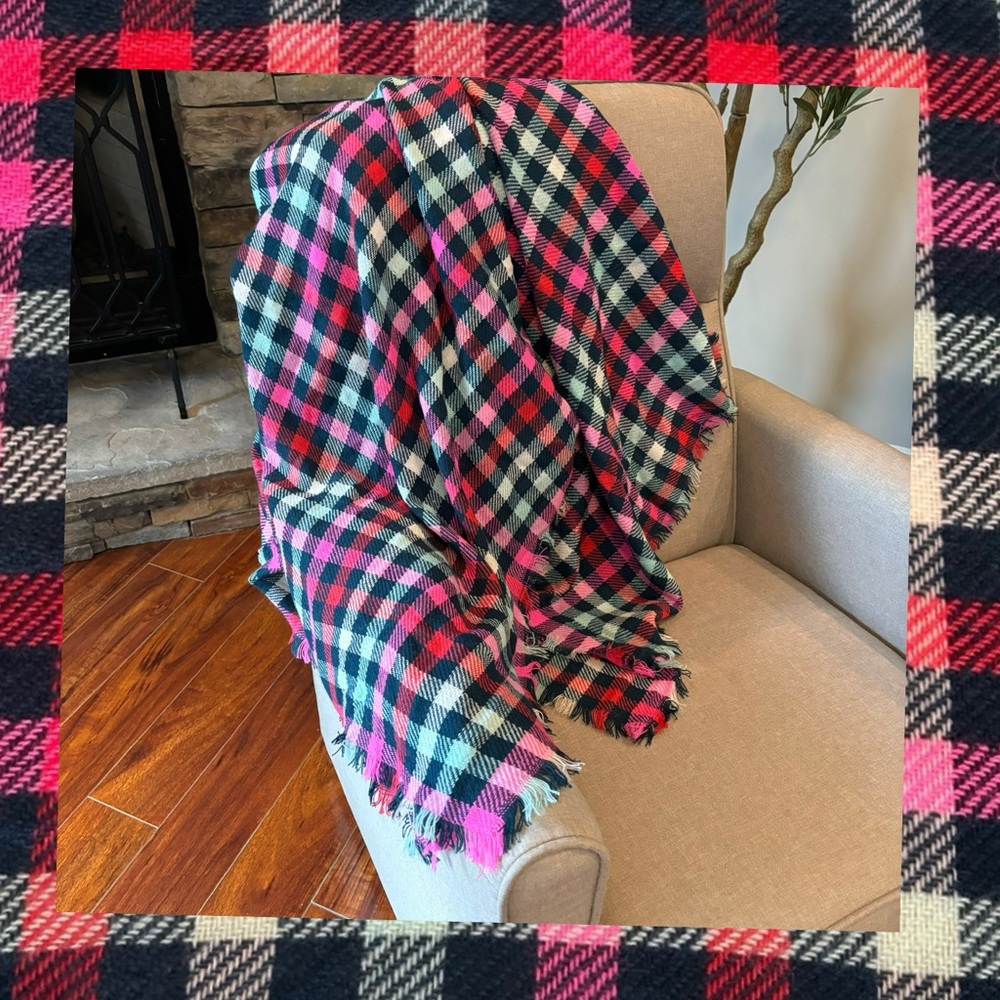 Gertex 55X56 plaid fringed soft scarf throw blanket pink black white EUC